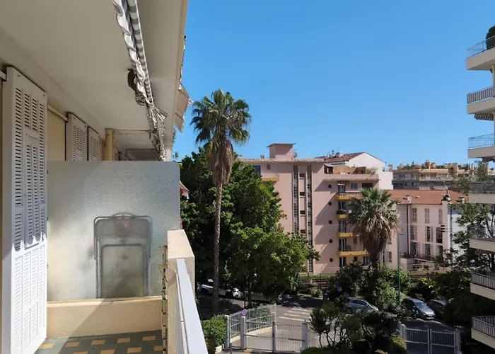 2 Pieces , Centre , Emplacement Ideal , Apartment *