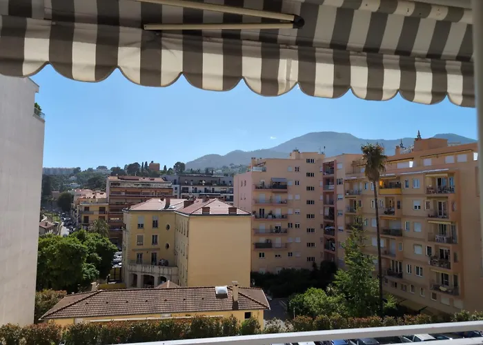 2 Pieces , Centre , Emplacement Ideal ,