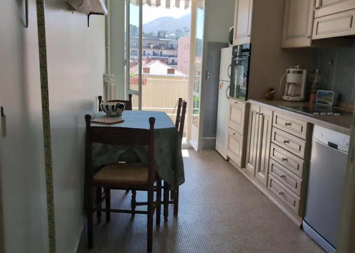 2 Pieces , Centre , Emplacement Ideal ,