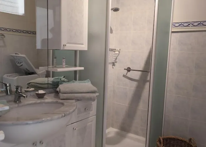 Apartment 2 Pieces , Centre , Emplacement Ideal , *